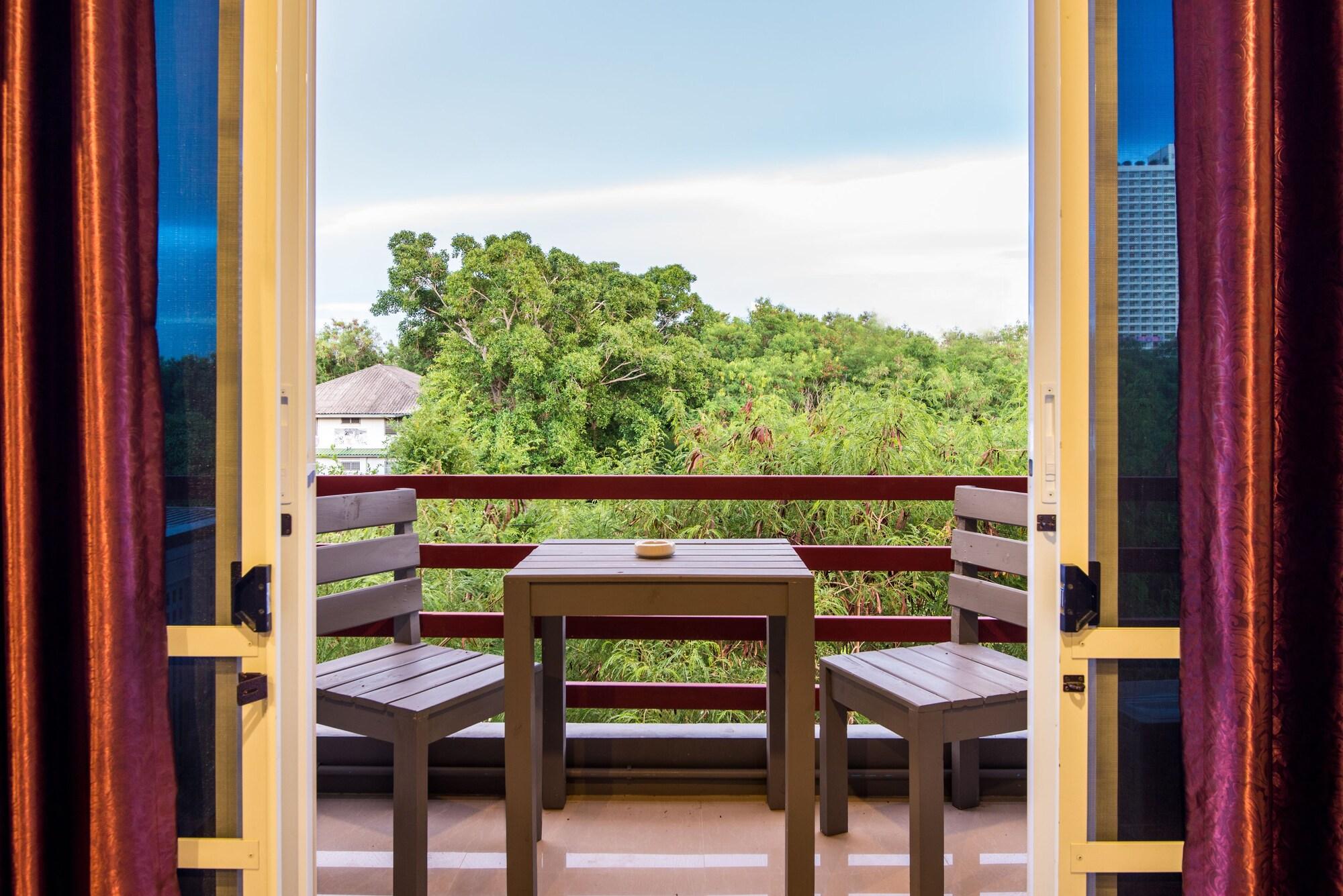 Pk Resort Pattaya Pantai Jomtien Luaran gambar