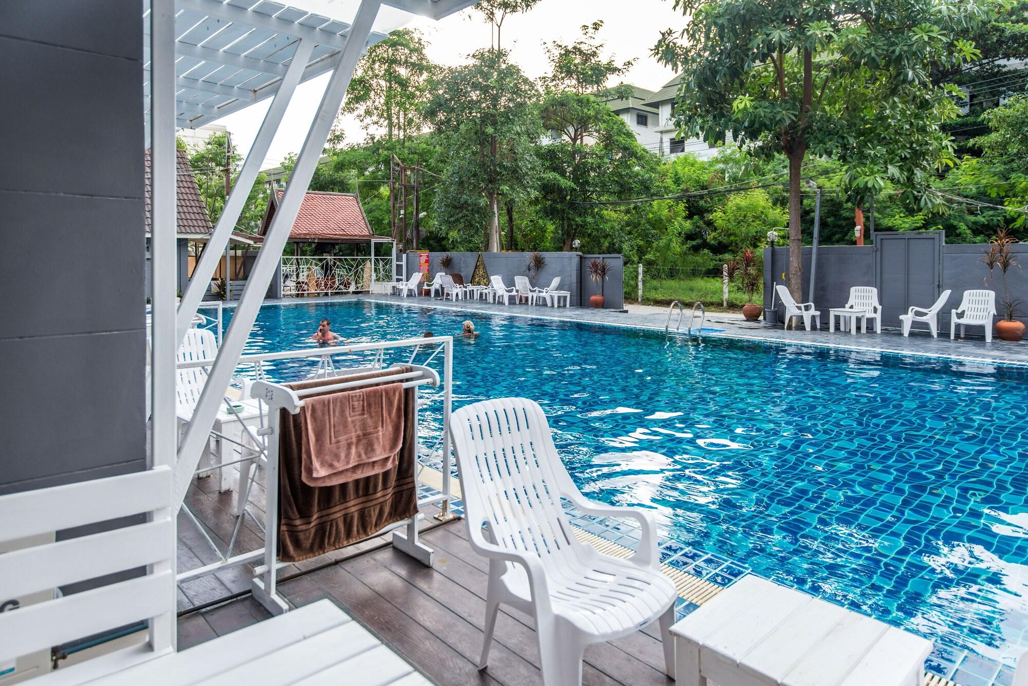 Pk Resort Pattaya Pantai Jomtien Luaran gambar