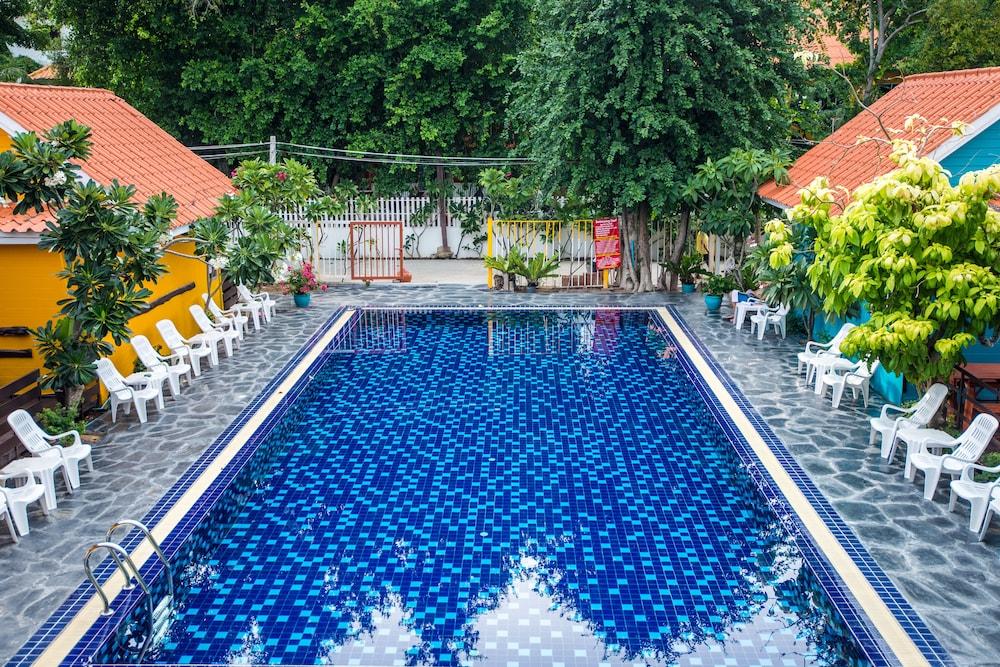 Pk Resort Pattaya Pantai Jomtien Luaran gambar